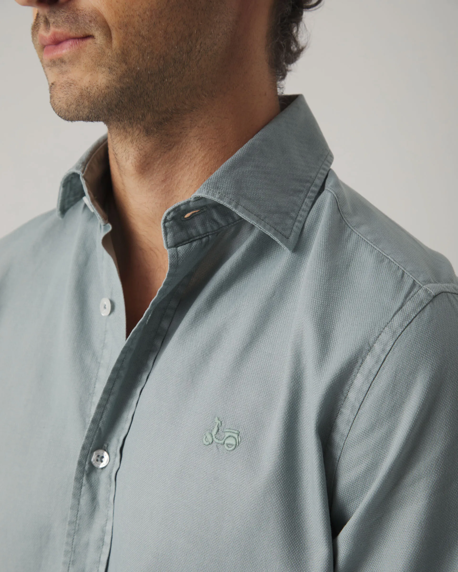 Camisa Estructura Pinpoint Azul Grisáceo - Image 2
