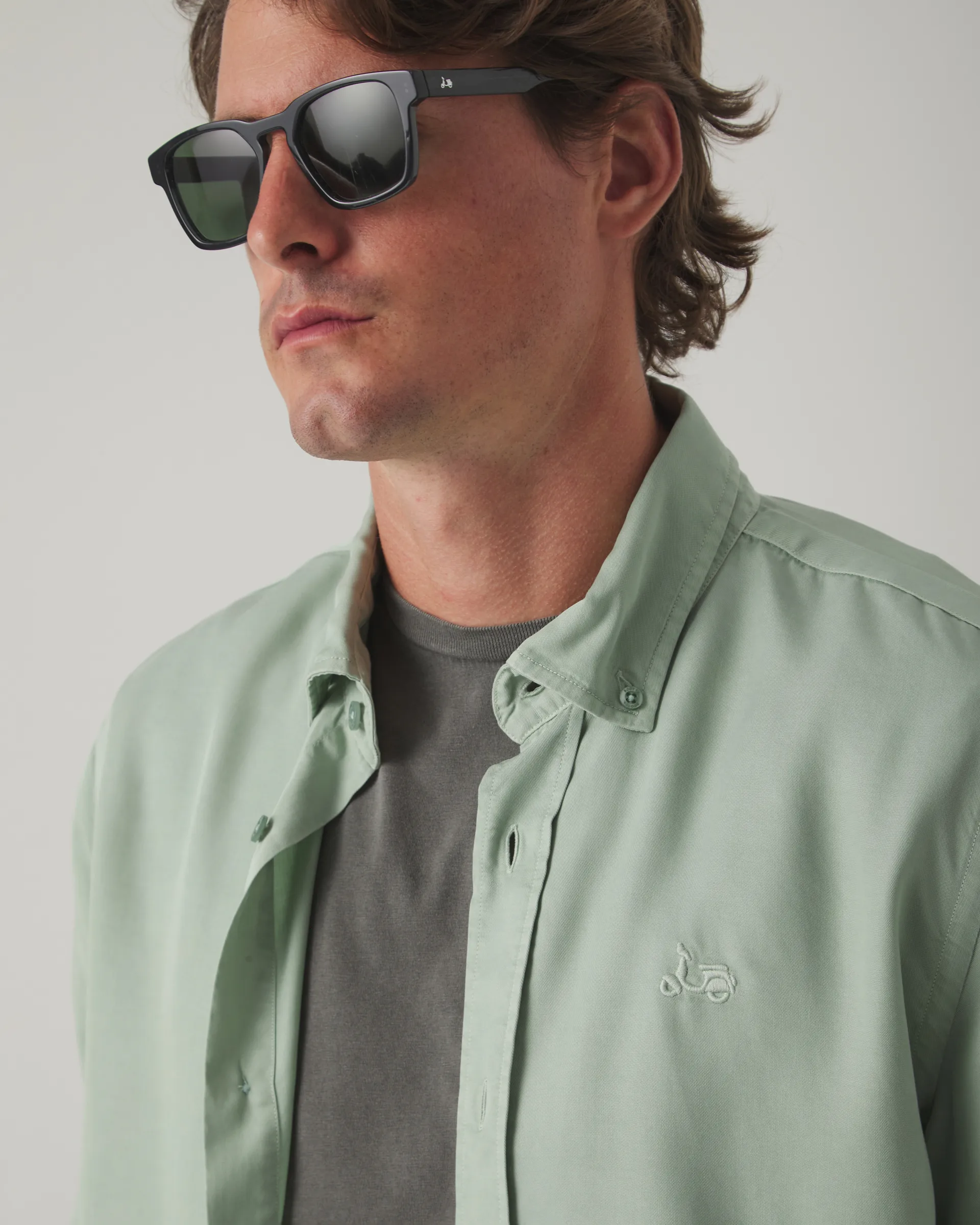 Camisa forest tencel verde grisáceo - Image 3