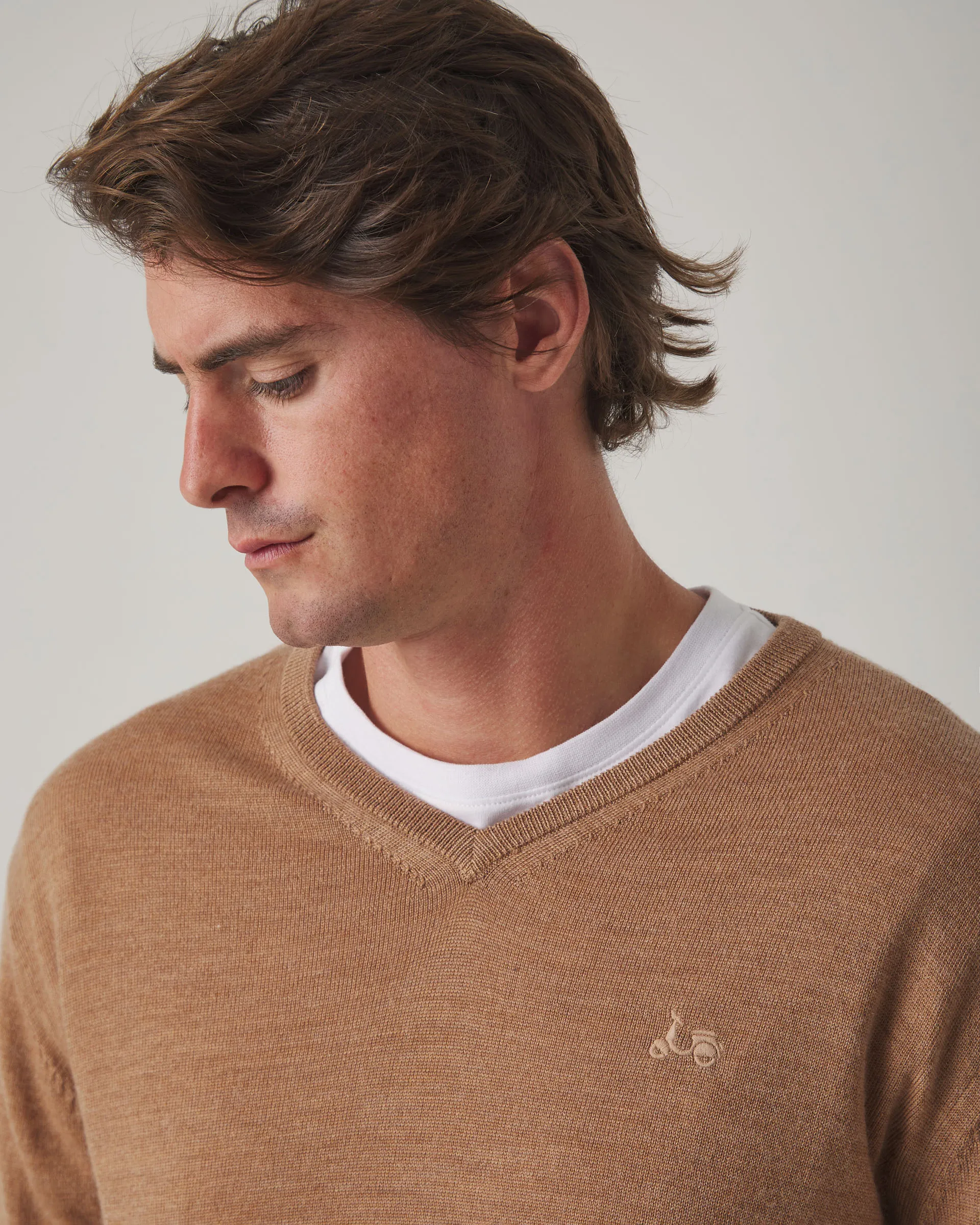 Jersey Iconic V Neck Merino Beige - Image 4