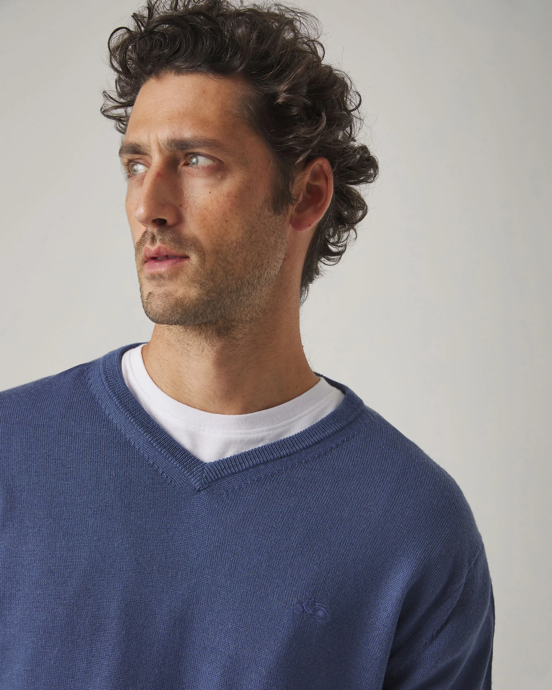 Jersey Iconic V Neck Merino Denim - Image 3