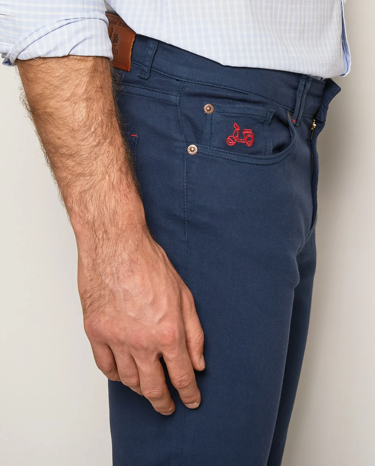 Pantalón 5 bolsillos garment dyed algodó - Image 3