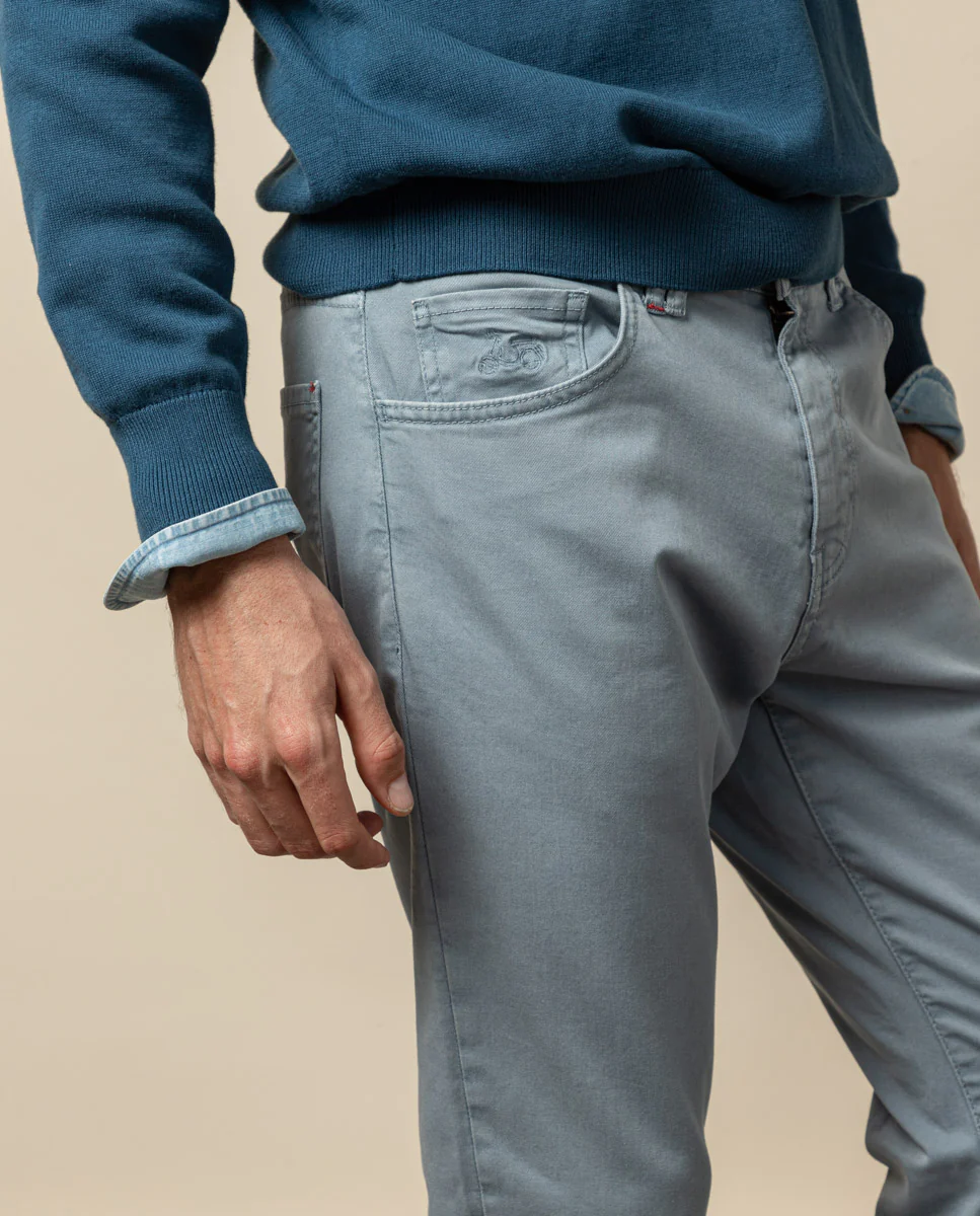 Pantalón cooper 5 bolsillos azul grisáceo - Image 3