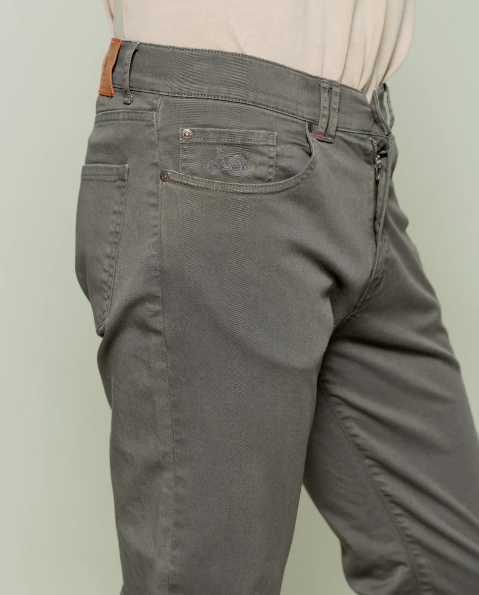 PANTALON COOPER 5 BOLSILLOS MARRON - Image 2