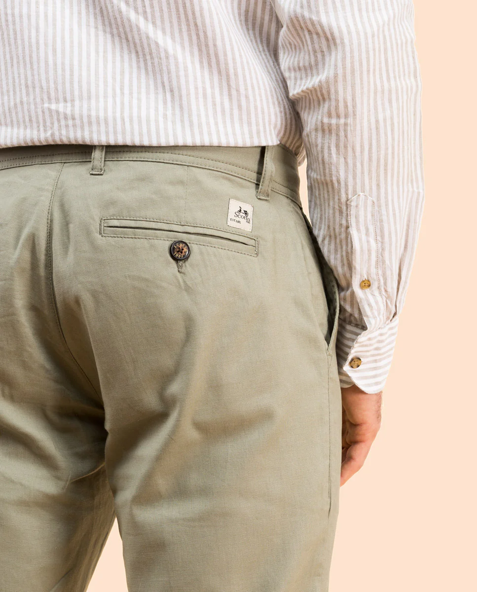 Pantalon sostenible khaki - Image 2